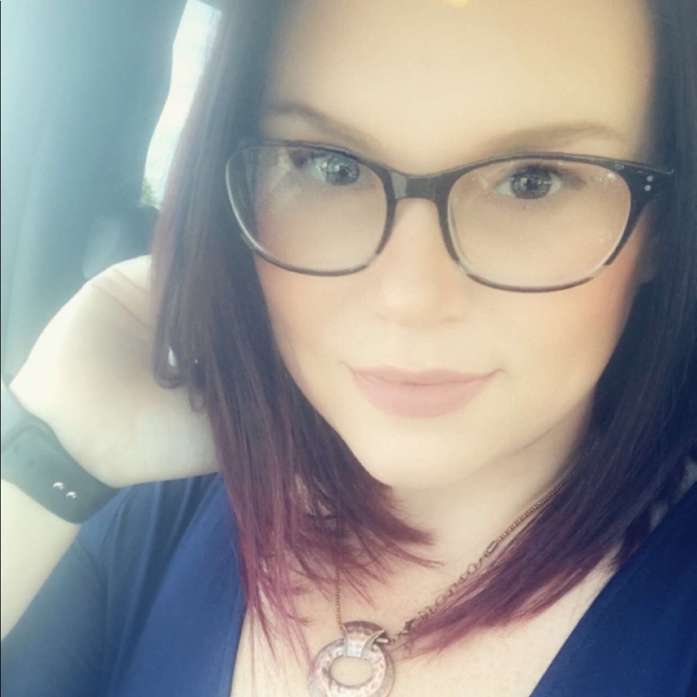 Meet your Posher, Angela